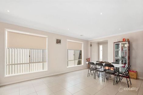 Property photo of 11 Pipetrack Circuit Cranbourne East VIC 3977