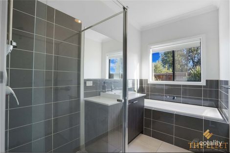 Property photo of 20 Wright Circuit Fraser Rise VIC 3336