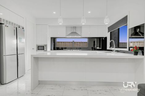 Property photo of 82 Errol Boulevard Mickleham VIC 3064