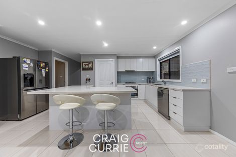 Property photo of 5 Delft Place Pakenham VIC 3810