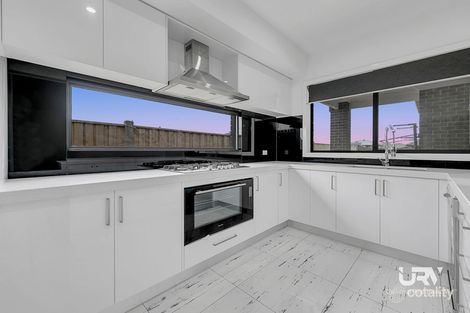 Property photo of 82 Errol Boulevard Mickleham VIC 3064