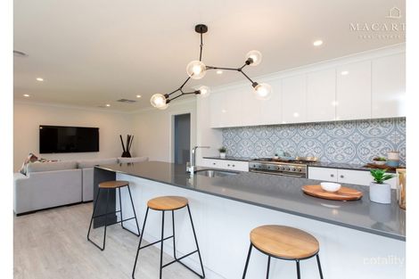 Property photo of 49 Paradise Drive Gobbagombalin NSW 2650