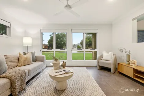 Property photo of 32 Grevillea Place Bridgeman Downs QLD 4035