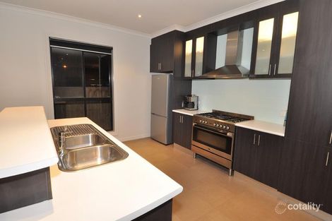 Property photo of 11 Chelsea Court Burnside Heights VIC 3023