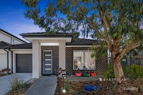 Property photo of 91 Moondarra Drive Berwick VIC 3806