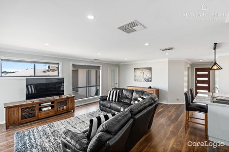 Property photo of 4 Hollows Crescent Lloyd NSW 2650