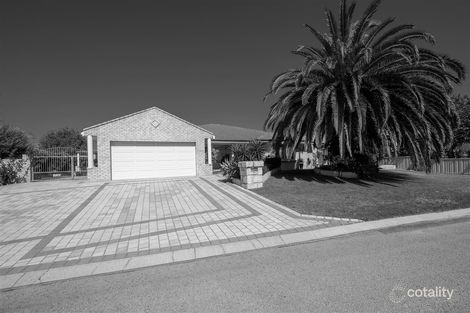 Property photo of 1 Montpellier Mews Port Kennedy WA 6172