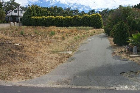 26 Henrietta Ave, Mount Nasura, WA 6112