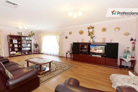 Property photo of 12A Griffin Place Doonside NSW 2767