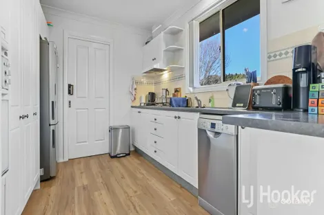 Property photo of 4 Dougan Close Windradyne NSW 2795