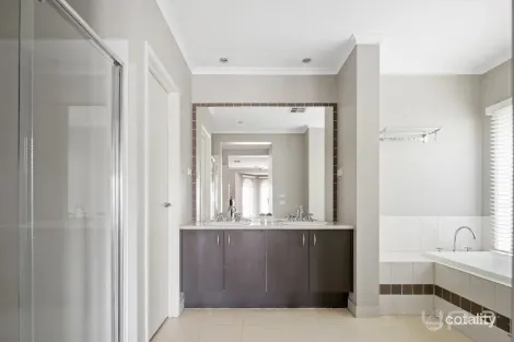 Property photo of 23 Eildon Avenue Manor Lakes VIC 3024