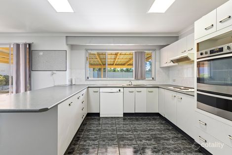 Property photo of 11 Japonica Close Lake Haven NSW 2263