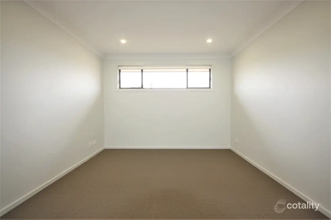 Property photo of 53 Bluebell Crescent Spring Farm NSW 2570