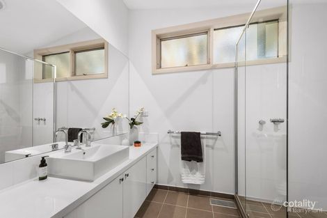 Property photo of 2/1320 Main Road Eltham VIC 3095