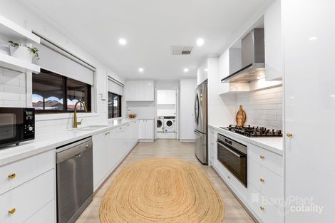 Property photo of 102 Tamar Drive Deer Park VIC 3023