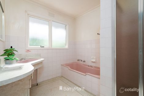 Property photo of 1 Greyfern Court Highton VIC 3216