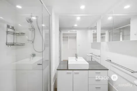 Property photo of 20/18 Riverbend Place Bulimba QLD 4171
