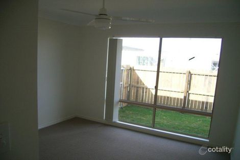 Property photo of 2/6 Golden Grove Court Eli Waters QLD 4655
