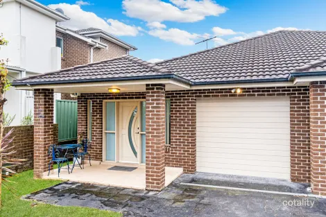 11 MATTHEWS AVE, EAST HILLS, NSW 2213