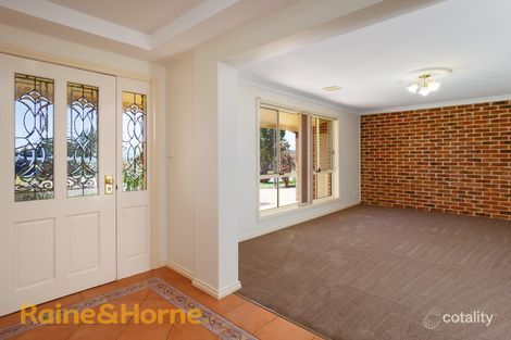 Property photo of 5 Dobell Place Lloyd NSW 2650