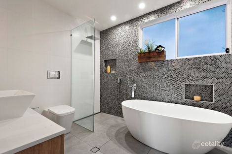 Property photo of 4 Marooba Place Engadine NSW 2233