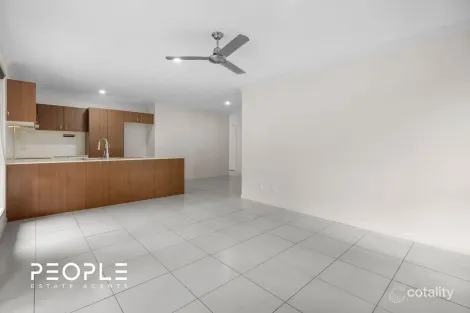 Property photo of 3/4 Pimento Place Springfield Lakes QLD 4300