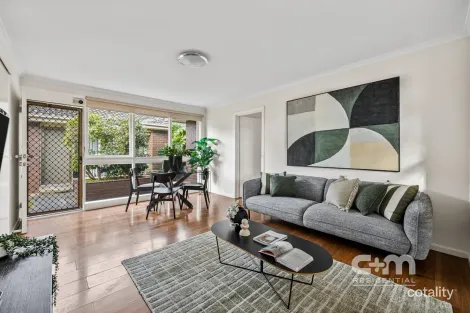 2/83 Snell Gr, Oak Park, VIC 3046