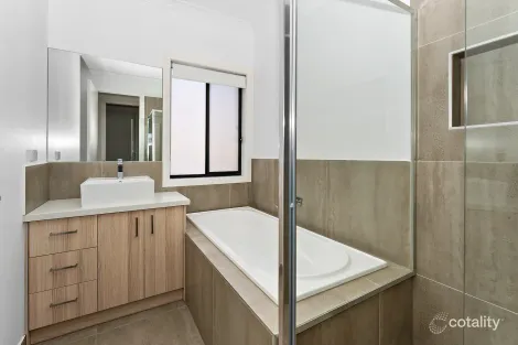 Property photo of 13 Vautier Avenue Mickleham VIC 3064