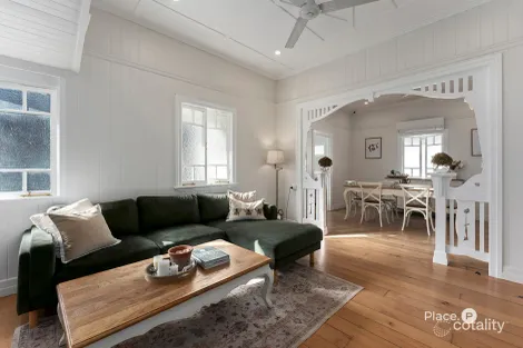 Property photo of 259 Riding Road Balmoral QLD 4171