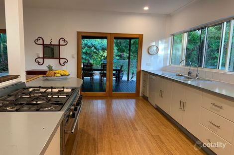 Property photo of 20 Finlay Crescent Oak Beach QLD 4877