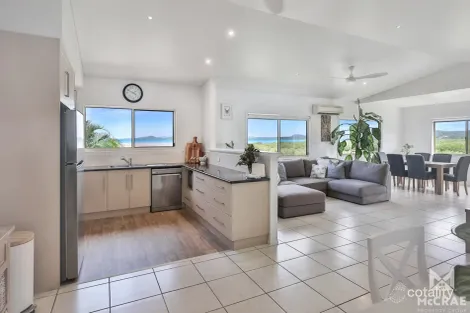 Property photo of 2/104 Dalrymple Street Bowen QLD 4805