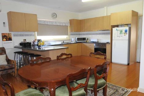 Property photo of 4 Tanjil Grove Lakes Entrance VIC 3909