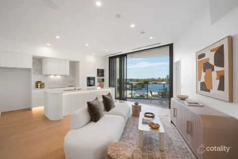 801/1 Aruma St, Surfers Paradise, QLD 4217