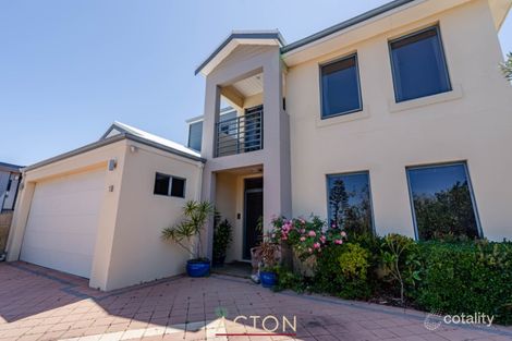 Property photo of 18 Seaview Place Wannanup WA 6210