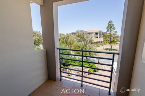 Property photo of 18 Seaview Place Wannanup WA 6210