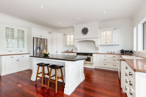 Property photo of 39 Higgins Close Dingley Village VIC 3172