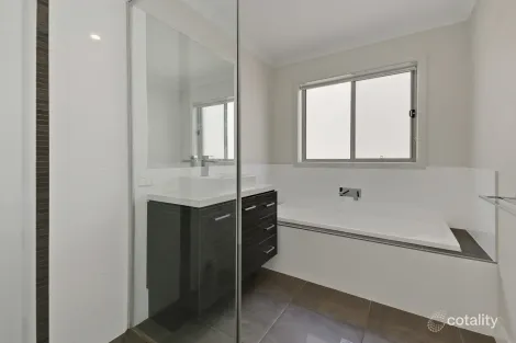 Property photo of 18 Derrick Street Wodonga VIC 3690
