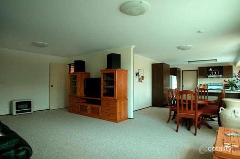 Property photo of 14 Windsor Crescent Brownsville NSW 2530