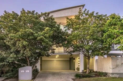 2/13 Carina Peak Dr, Varsity Lakes, QLD 4227