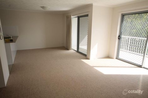 Property photo of 19/8-10 Ahern Street Labrador QLD 4215