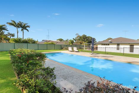 25 Molakai Dr, Mountain Creek, QLD 4557