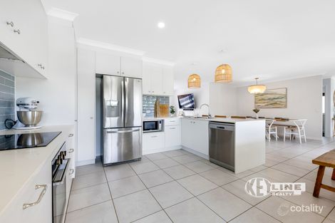 Property photo of 16 Lorikeet Place Burnside QLD 4560