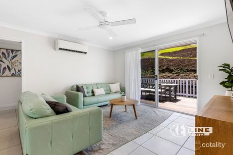 Property photo of 16 Lorikeet Place Burnside QLD 4560