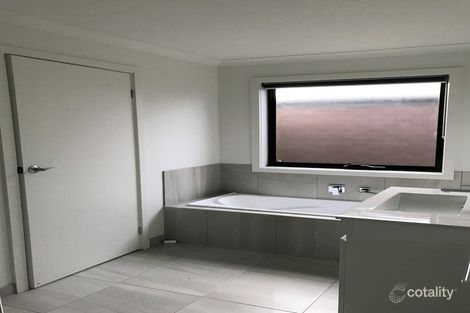 Property photo of 2/3 Universal Court Leopold VIC 3224