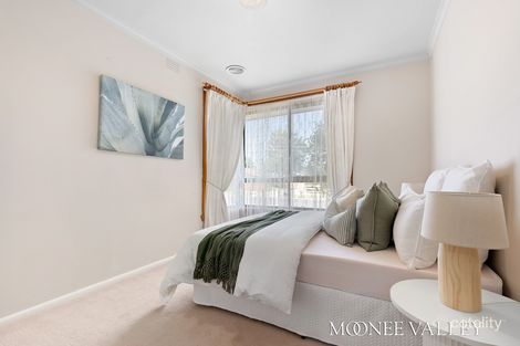 Property photo of 33 Ridge Drive Avondale Heights VIC 3034
