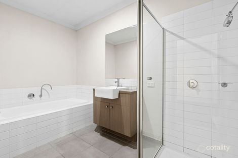 Property photo of 1/8 Grand Central Boulevard Pakenham VIC 3810
