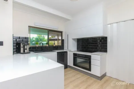 Property photo of 2 Rogers Close Whitfield QLD 4870