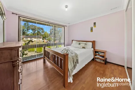 Property photo of 37 Naylor Place Ingleburn NSW 2565