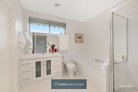 Property photo of 1 Oregon Close Cheltenham VIC 3192