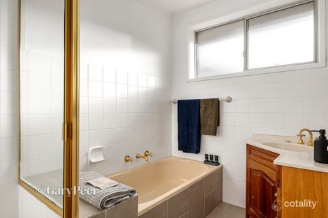 Property photo of 22 Kinlock Avenue Murrumbeena VIC 3163